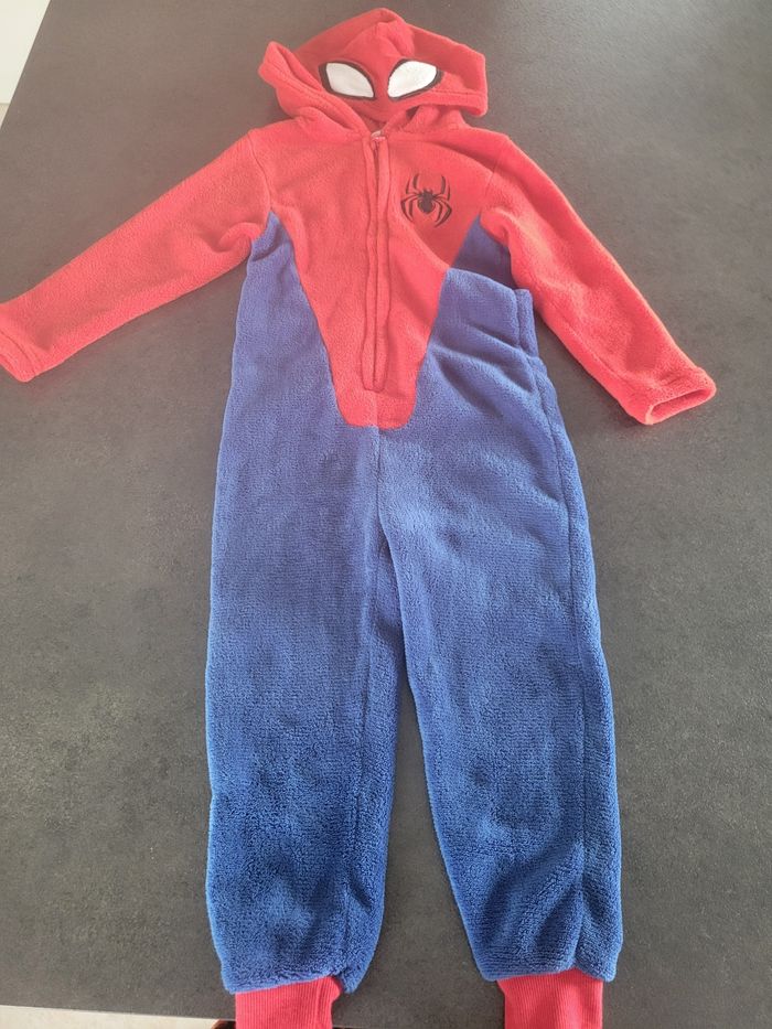 Sur pyjamas - photo numéro 1