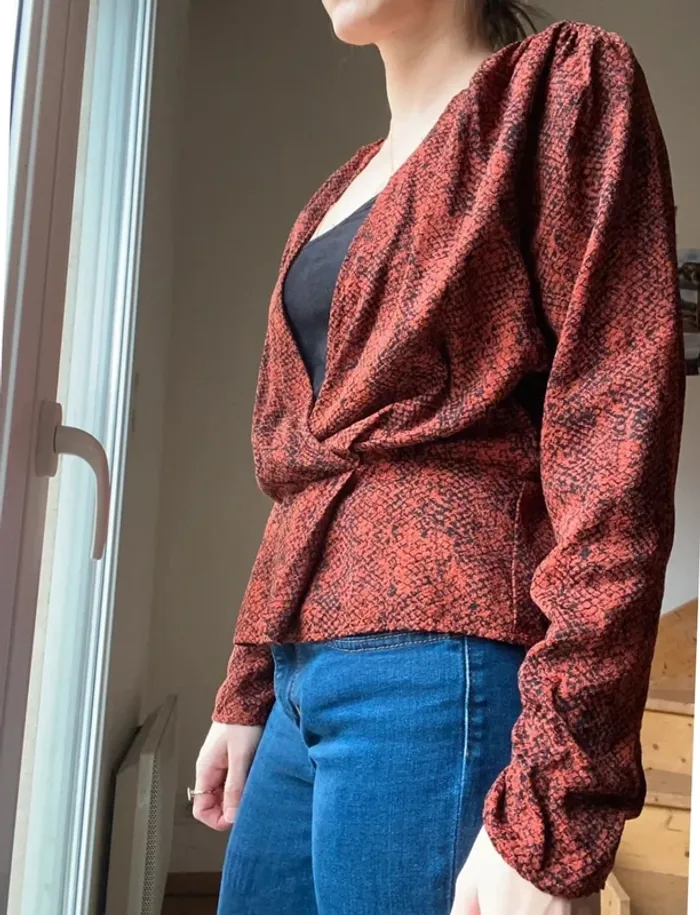 Blouse Kookai à motifs croco T 38 - photo numéro 2