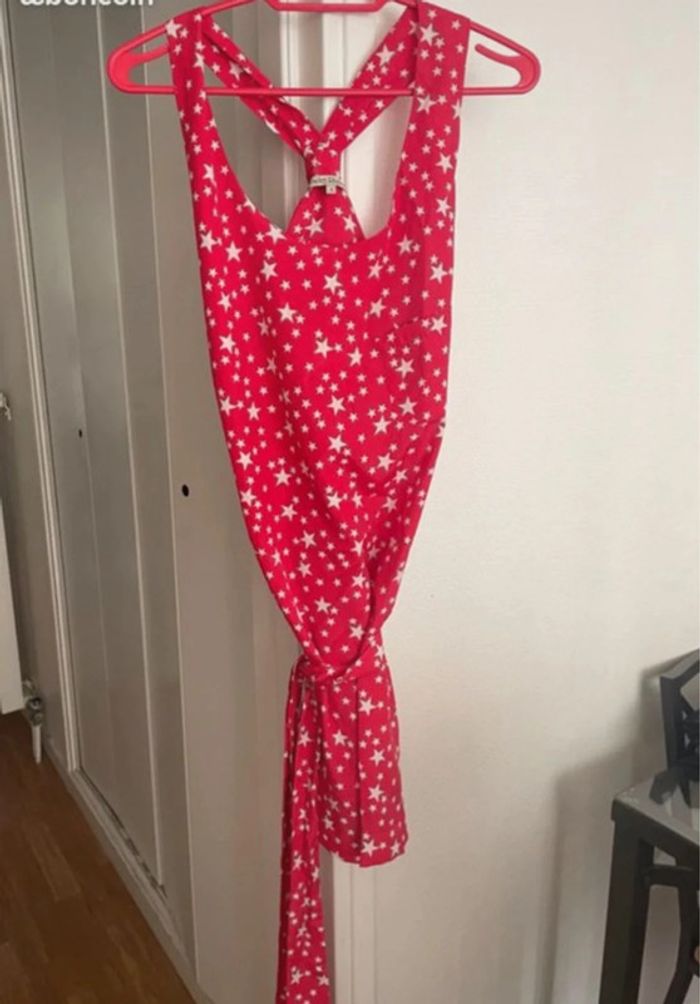 Petite robe d’été croisée dans le dos Scarlet Roos - photo numéro 5