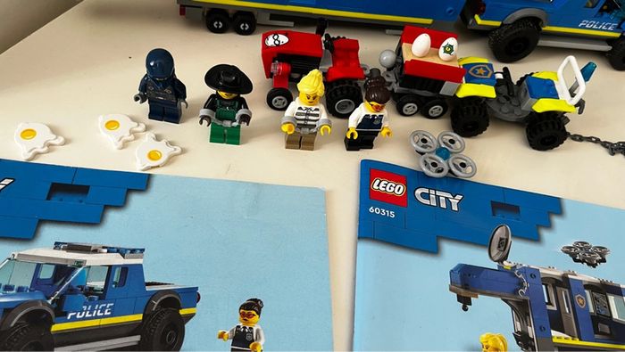 Lego City 60315 le camion de commandement mobile de la police - photo numéro 13