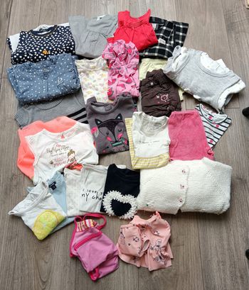 Lot vêtements fille 12 mois