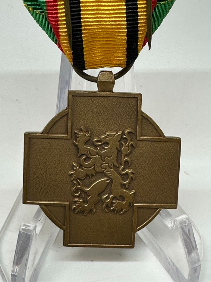 510-Médaille du Combattant militaire  de la Guerre 1940-1945, - photo numéro 5
