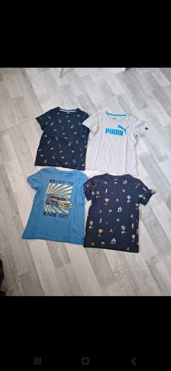Lot de 4 t shirts garçon en 8 ans