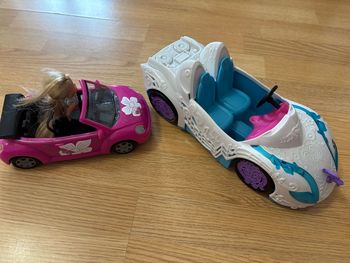 Lot voiture et cheval barbie avec figurine Shelby