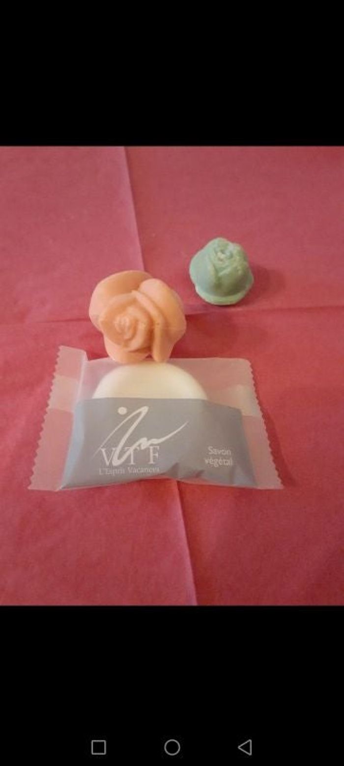 Lot de 2 savons fantaisie fleurs