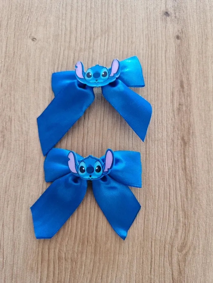 Lot 2 barrettes bleu – personnage Stitch Neuve
