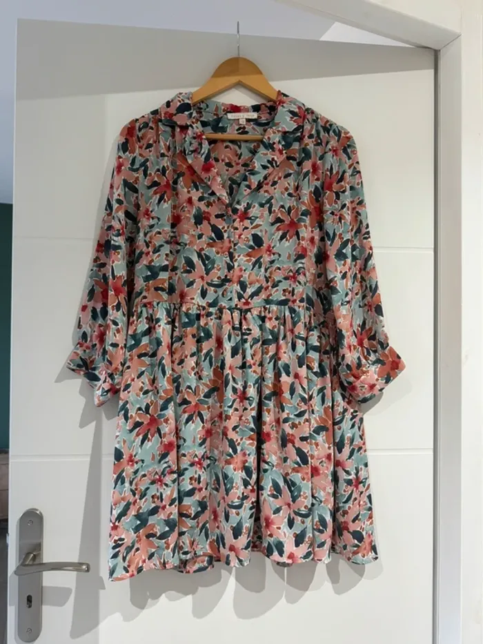 Robe courte manche 3/4