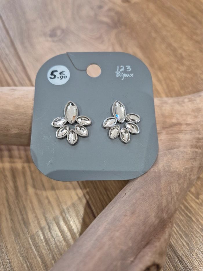 Boucles d oreilles Neuves - photo numéro 2