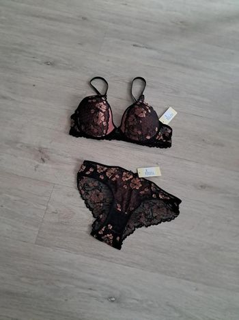 Ensemble lingeries neuf