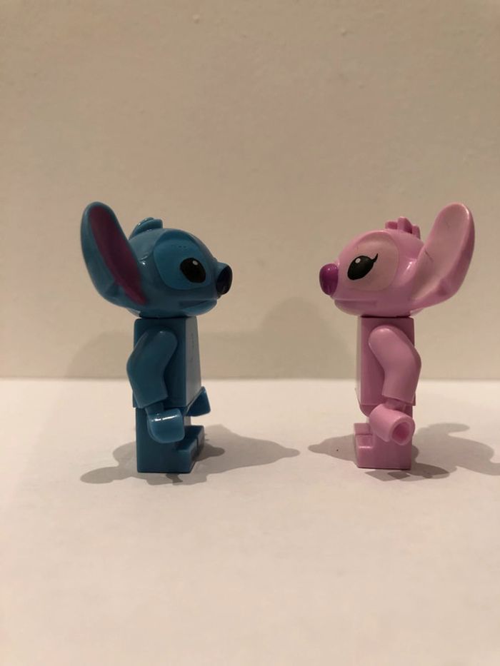 Figurine type lego Stitch et Angèle. Disney - photo numéro 2