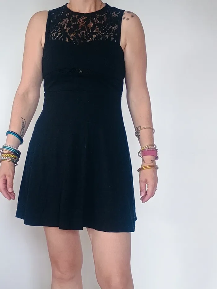 superbe petite robe noir courte S - photo numéro 3