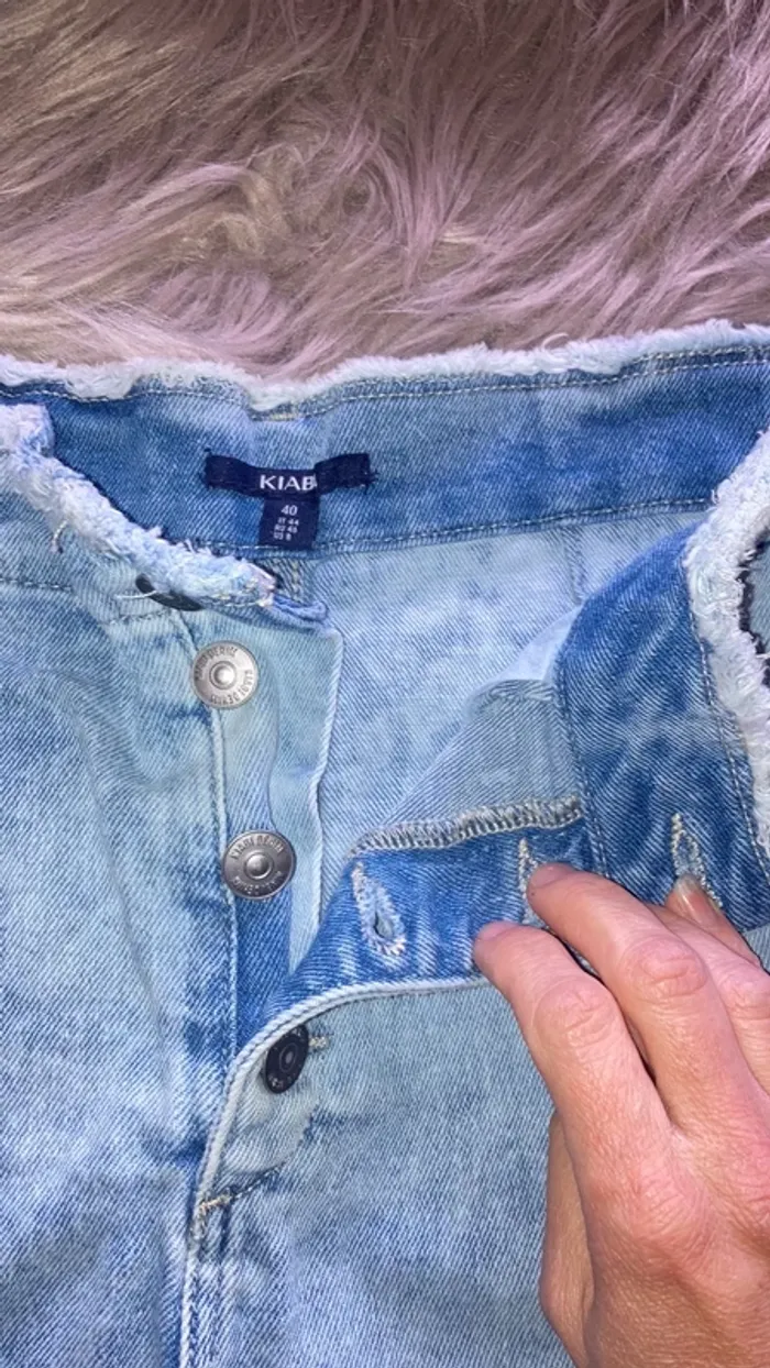 Short en jeans modèle été 2021 taille 40 - photo numéro 4