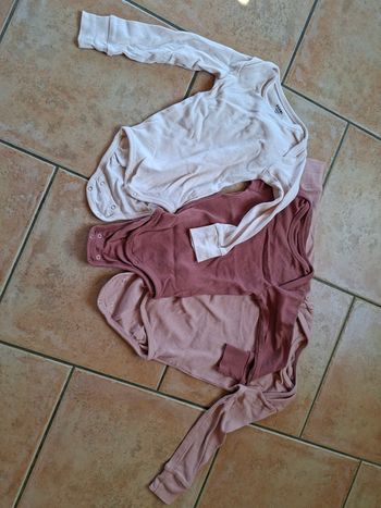 Lot de 3 bodies taille 36 mois 