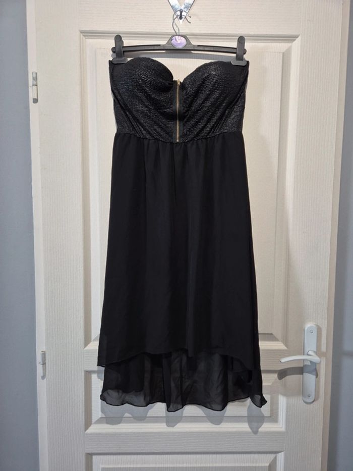 Robe dos nu noire avec coques et voile