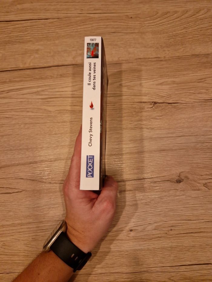 Livre "Il coule aussi dans tes veines" - photo numéro 3