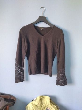 Très joli pull col v APART