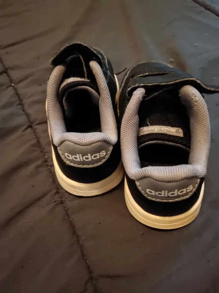 Basket Adidas à scratch - photo numéro 3