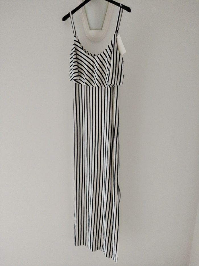 Robe longue à rayures avec fentes