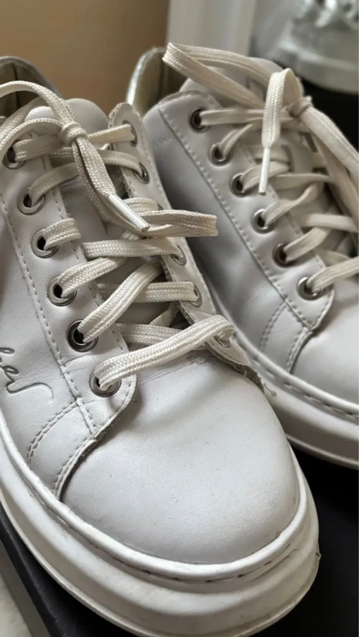 Baskets blanches et argentées à lacets - logo - Karl Lagerfeld - photo numéro 4