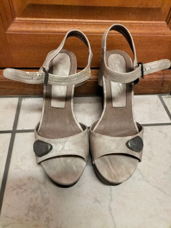 Nu-pieds gris argent, talon 8 cm