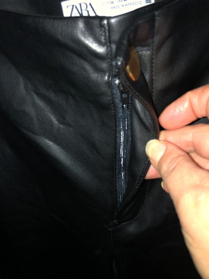 Pantalon habillée similicuir Zara . Taille M - photo numéro 7