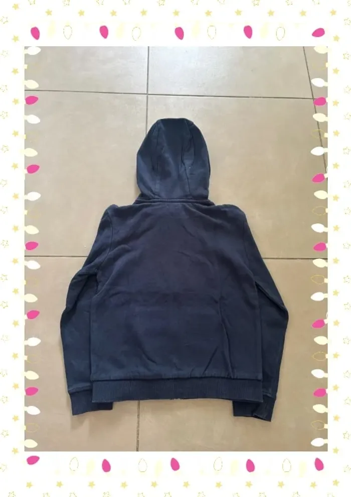 🖤 Gilet zippé à capuche – Kiabi – Taille 8 ans 🖤 - photo numéro 5