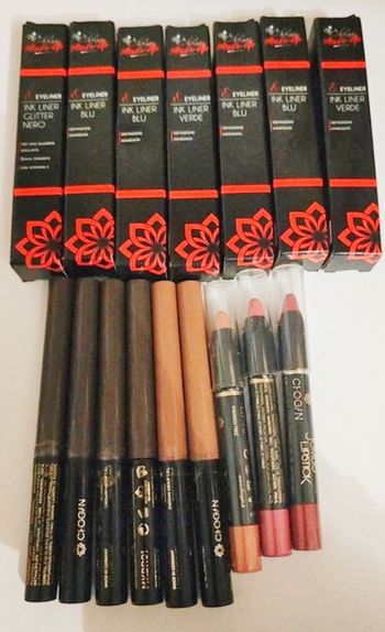 Lot de maquillage chogan neuf 