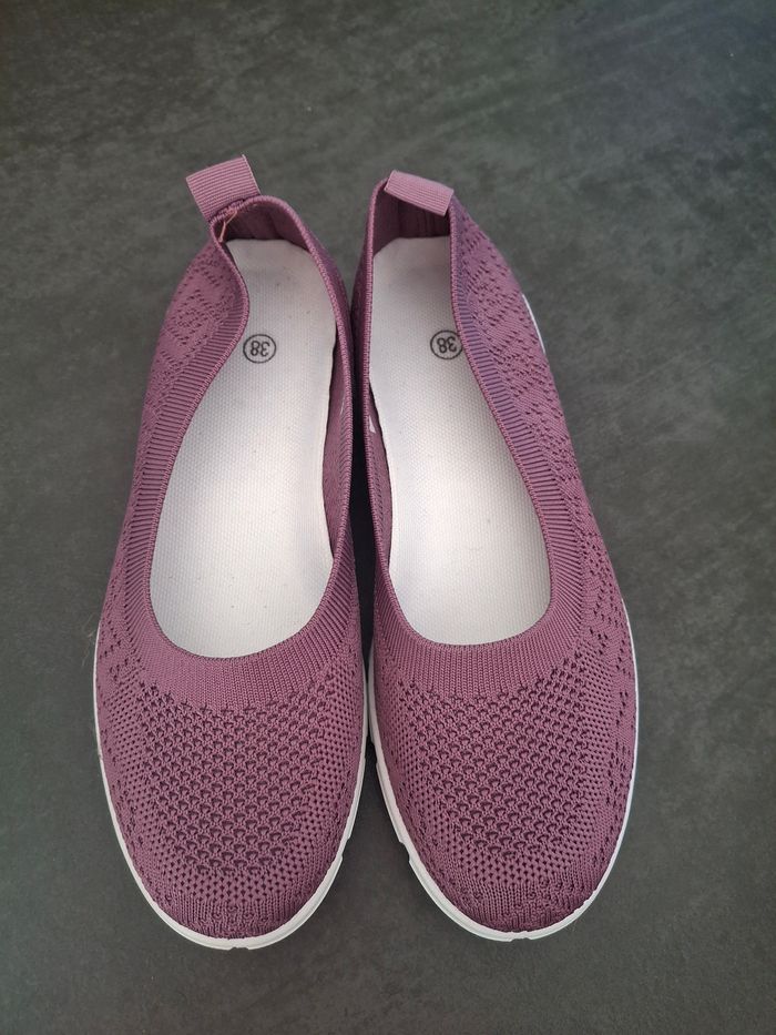 Ballerines prunes 38 neuves - photo numéro 2