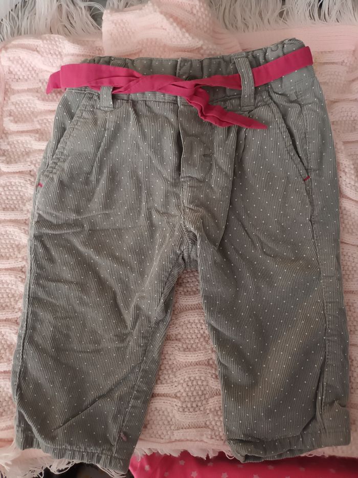 Pantalon gris à pois