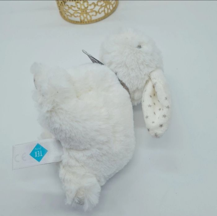Peluche doudou lapin blanc gris étoiles médaille medaillon Tex Carrefour - photo numéro 1
