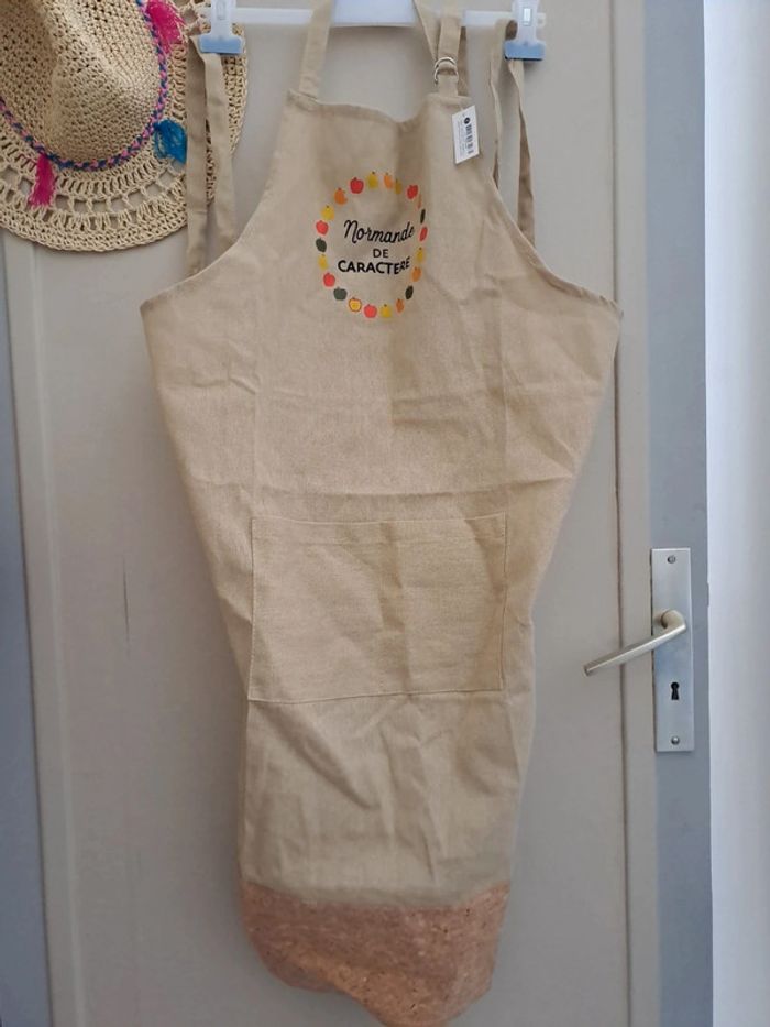 Tablier de cuisine normande de caractère pommes beige effet lin et liège neuf