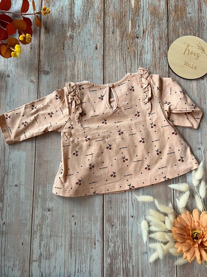 T-shirt ML cerises 🍒 3 mois - photo numéro 3