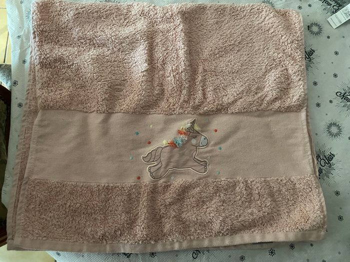 Serviette bébé licorne vert baudet neuve