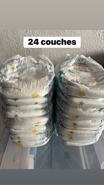 24 couches Pampers en vrac