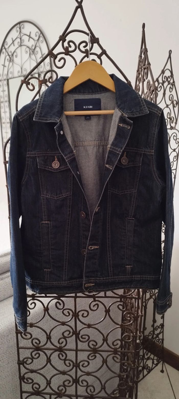 Veste en Jean avec poches Kiabi. Très bon état. Taille 12 ans - photo numéro 4