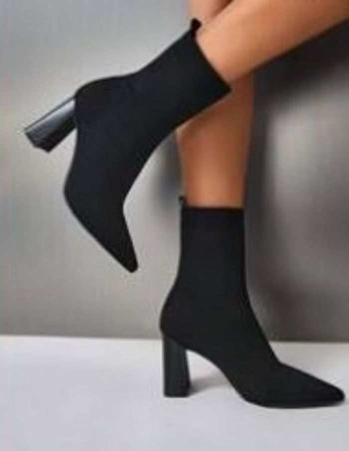 Bottines noires - photo numéro 2