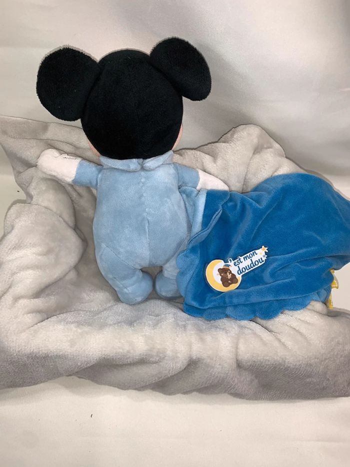 DY91 doudou Mickey Disneyland - photo numéro 3