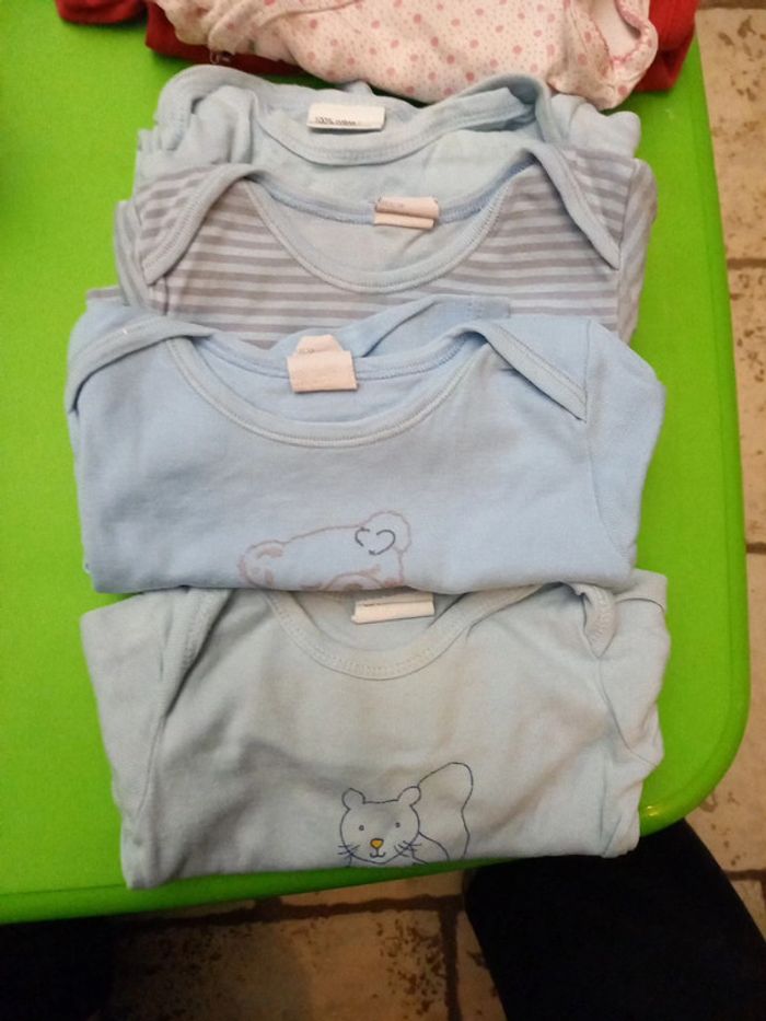 Lot 4 bodies manche longue bleu ciel 6 mois