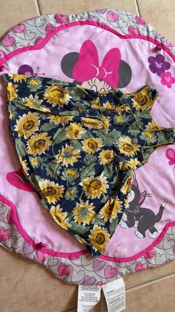 Vend robe fleuri bébé