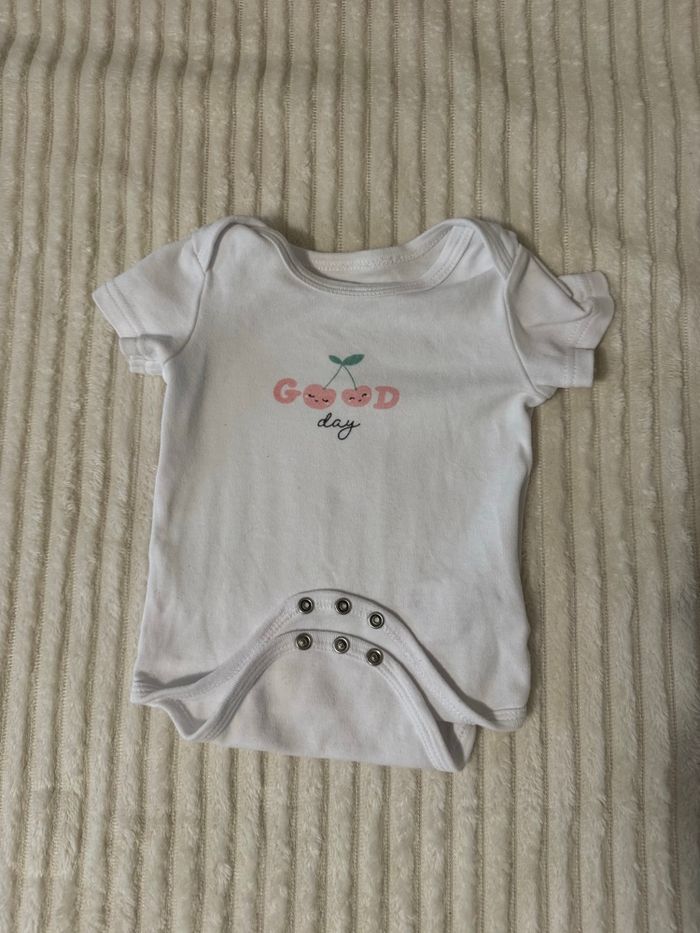 Lot de Bodies cerises - manches longues- blanc, rose - In Extenso - 6 mois - excellent état - photo numéro 9