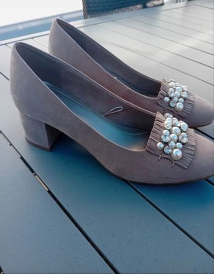 Chaussures chic avec perles état neuf - photo numéro 5
