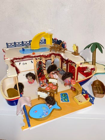 Bateau de croisière navire sylvanian hérissons