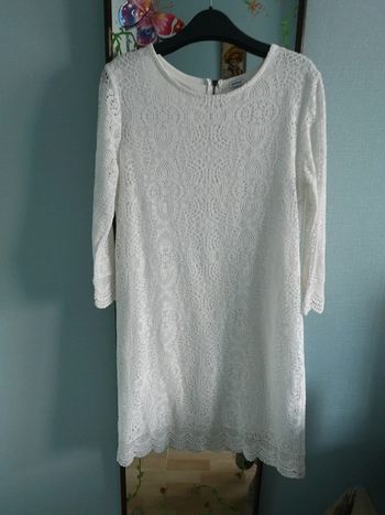Robe blanche dentelle
