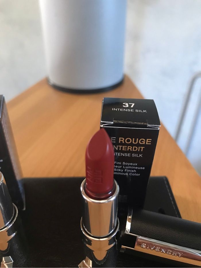 Givenchy Le rouge Interdit x 2 💄 - photo numéro 2