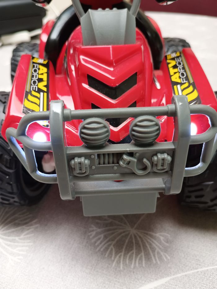 Quad télécommandé - photo numéro 10