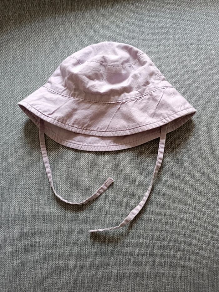 Chapeau de soleil mauve
