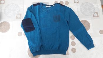 Pull bleu
