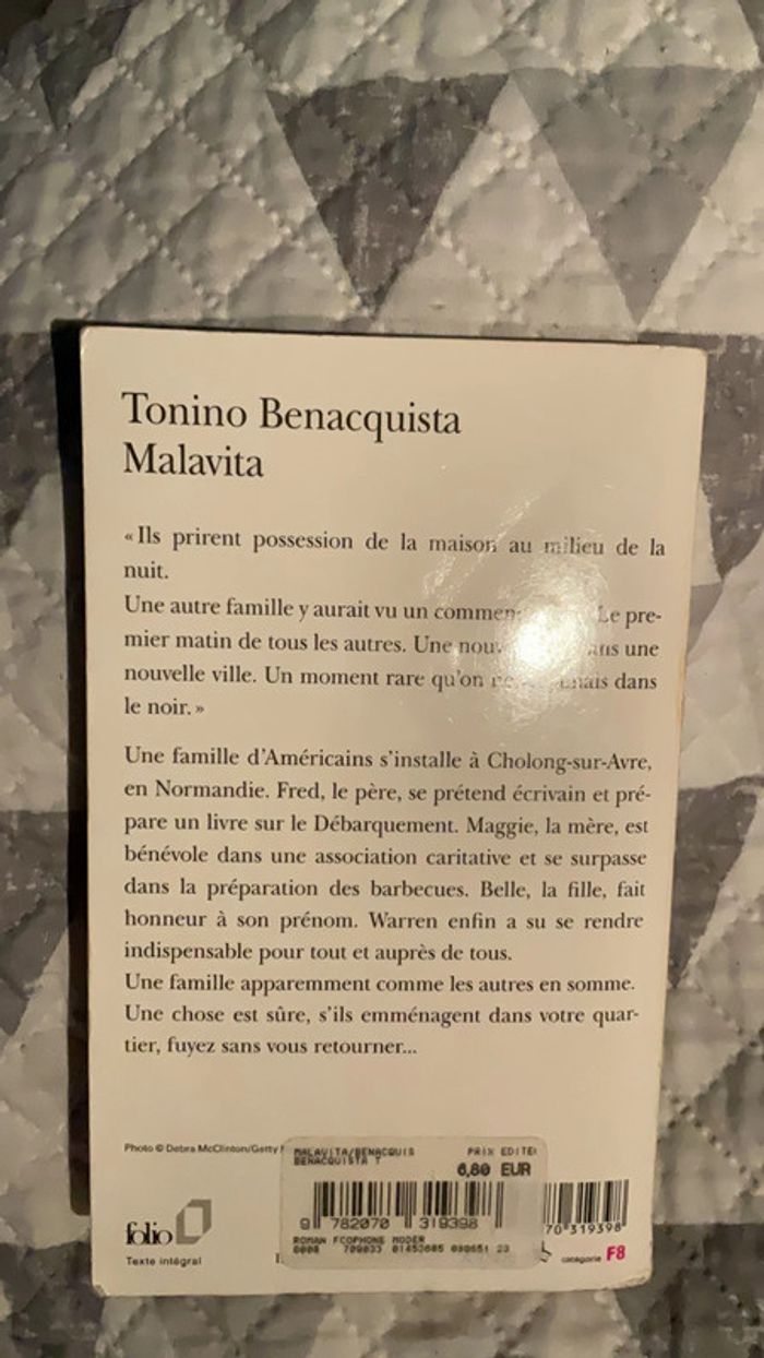 # Malavita Tonino Benacquista. ) - photo numéro 3