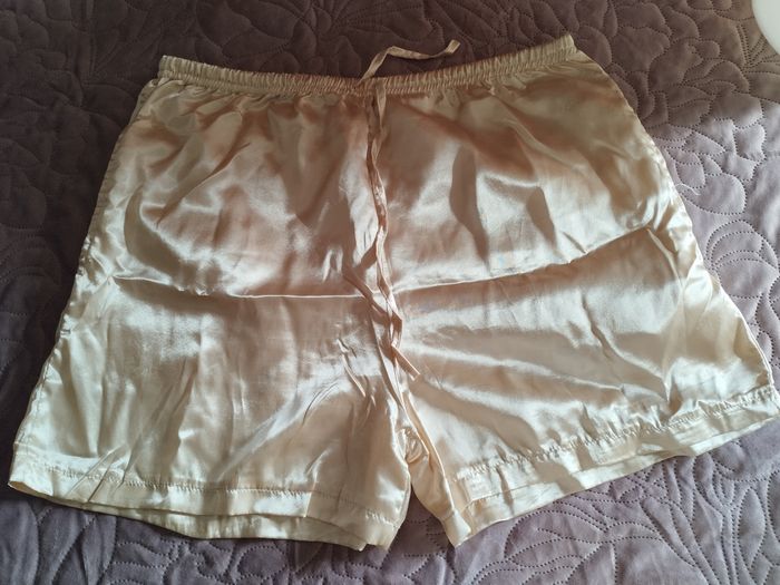 Short nuit jaune - photo numéro 5