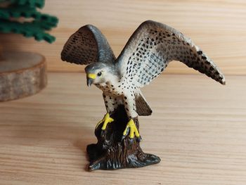 Schleich faucon pèlerin Figurine animal de la montagne